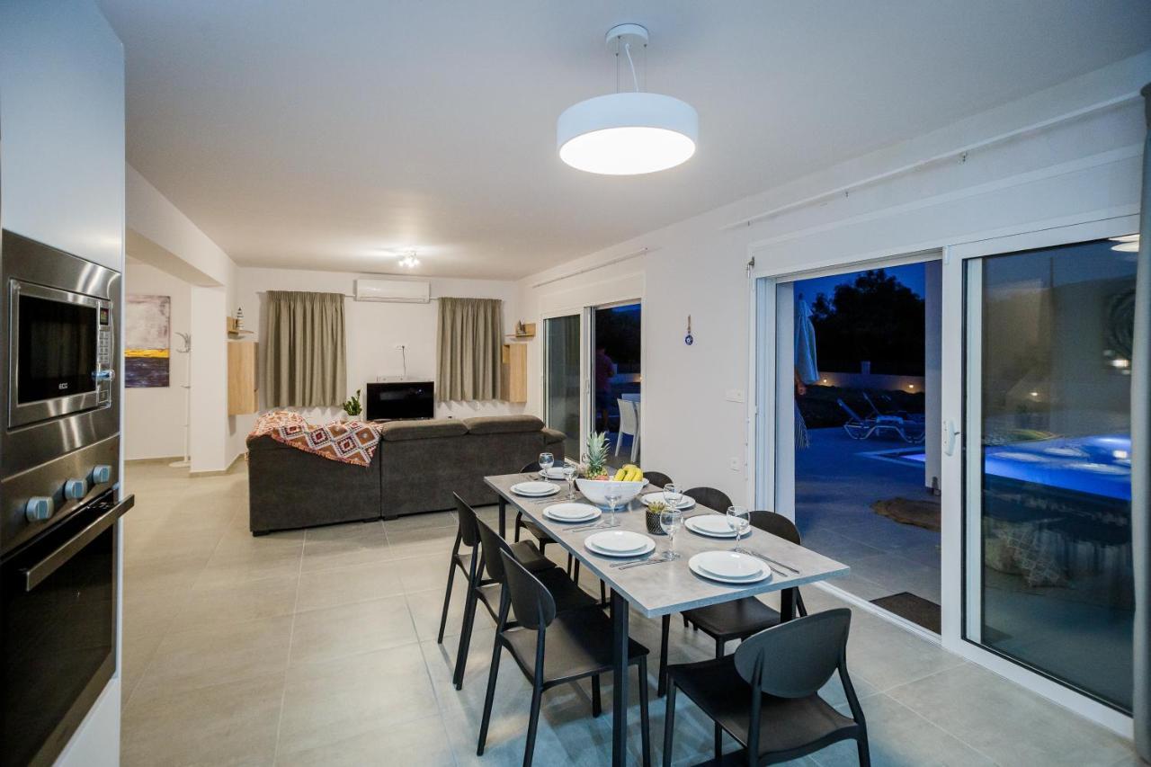 Villa Boviana With Private Swimming Pool Agios Sostis  Luaran gambar